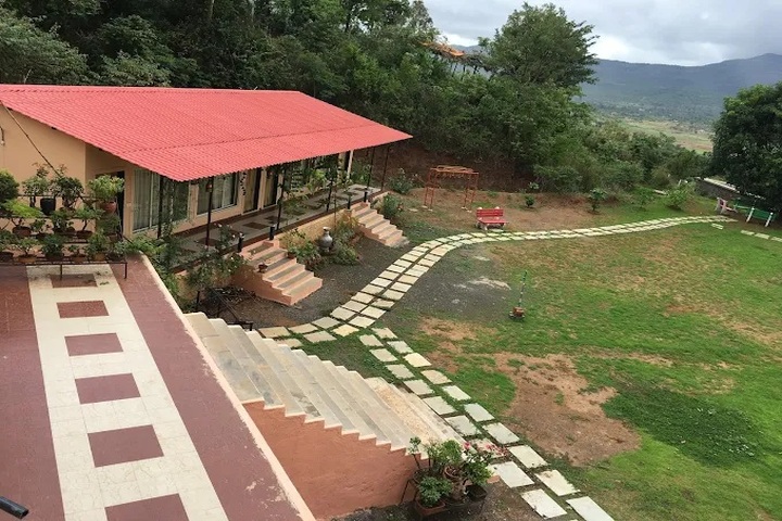 Family Resort in Pawna Lake with Kids Area