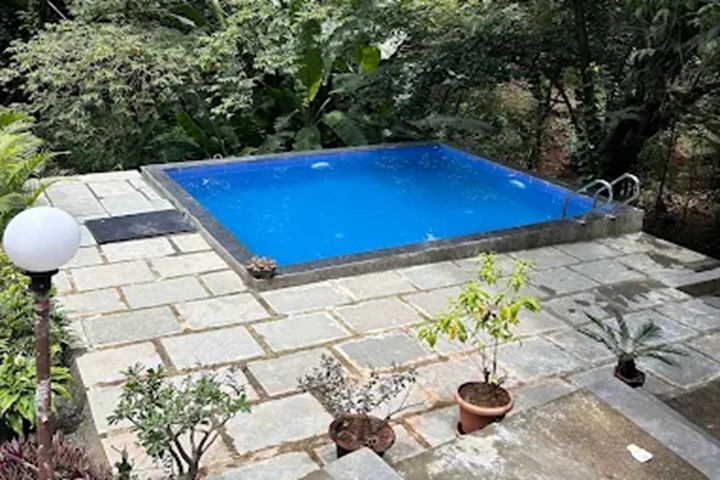 Resort in Lonavala with Swimming Pool